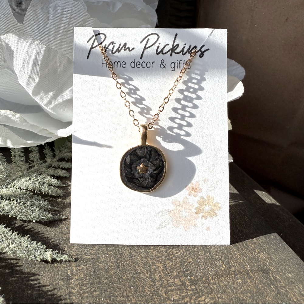 Heart pendant necklace
